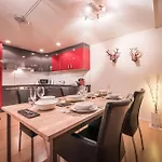 Breithorn Apartment, Eiger North Face View Апартаменти Гріндельвальд