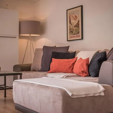Breithorn Apartment, Eiger North Face View 아파트