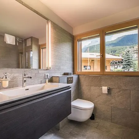 Breithorn Apartment, Eiger North Face View Apartment *